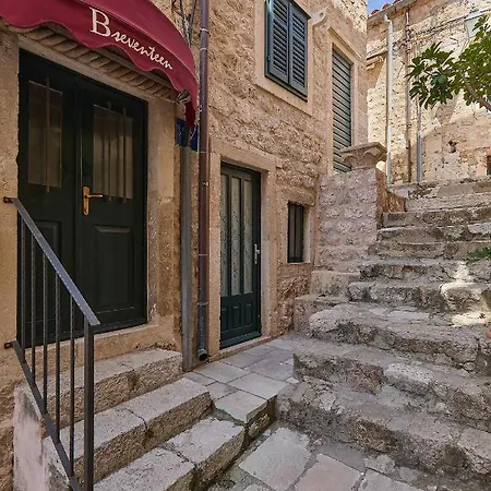 Appartement B17 *